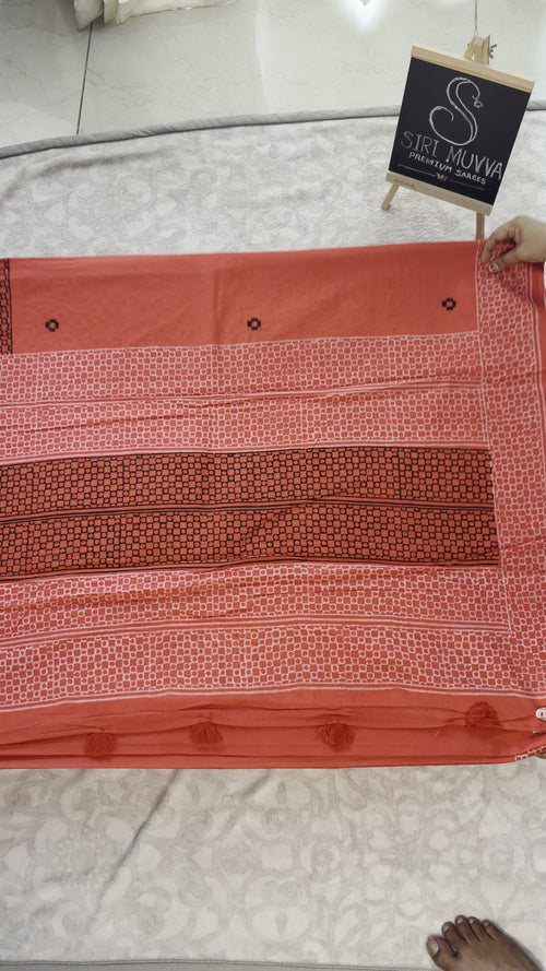 Coral mulmul cotton saree detail