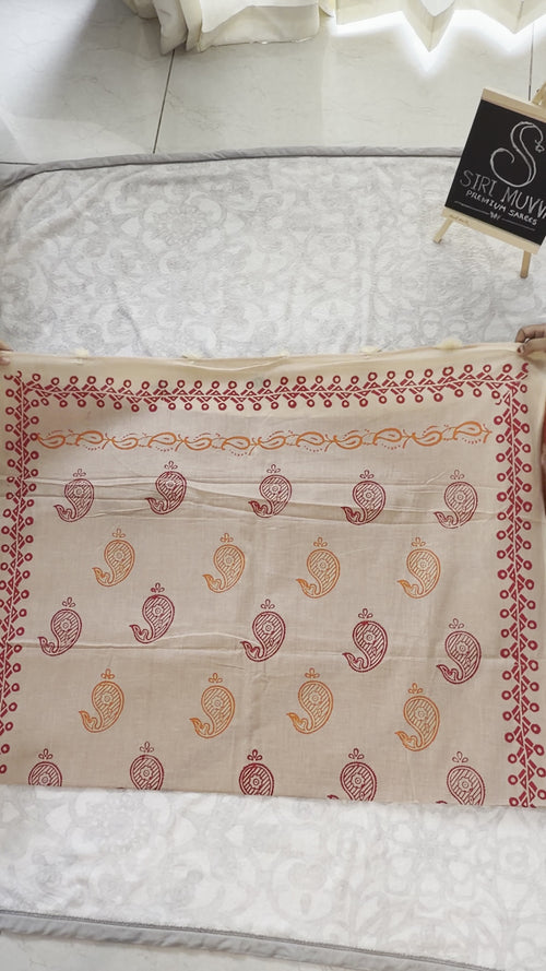 Cream red mulmul cotton saree detail