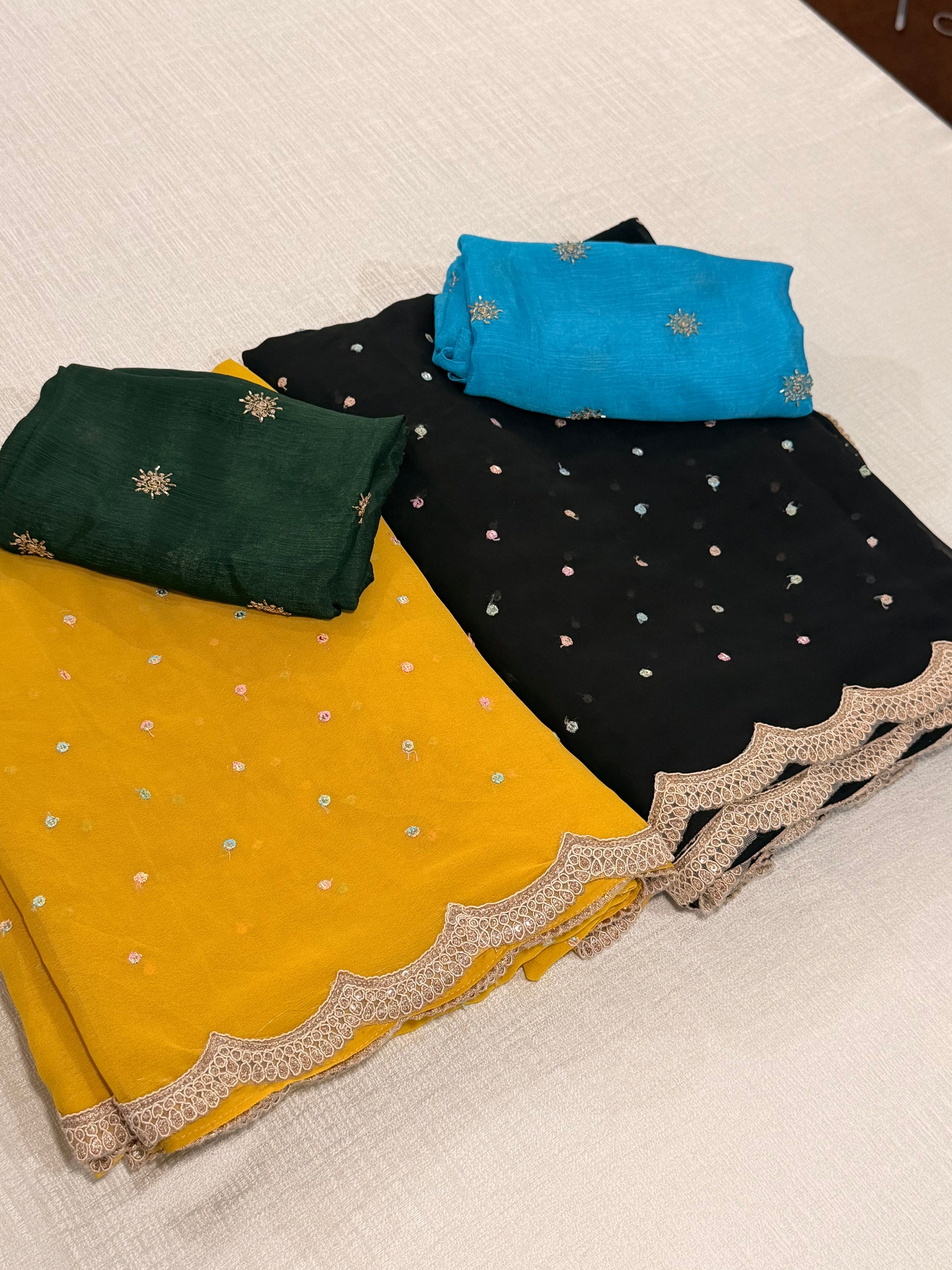Black Georgette Saree — Scalloped Lace Border & Embroidered Buti