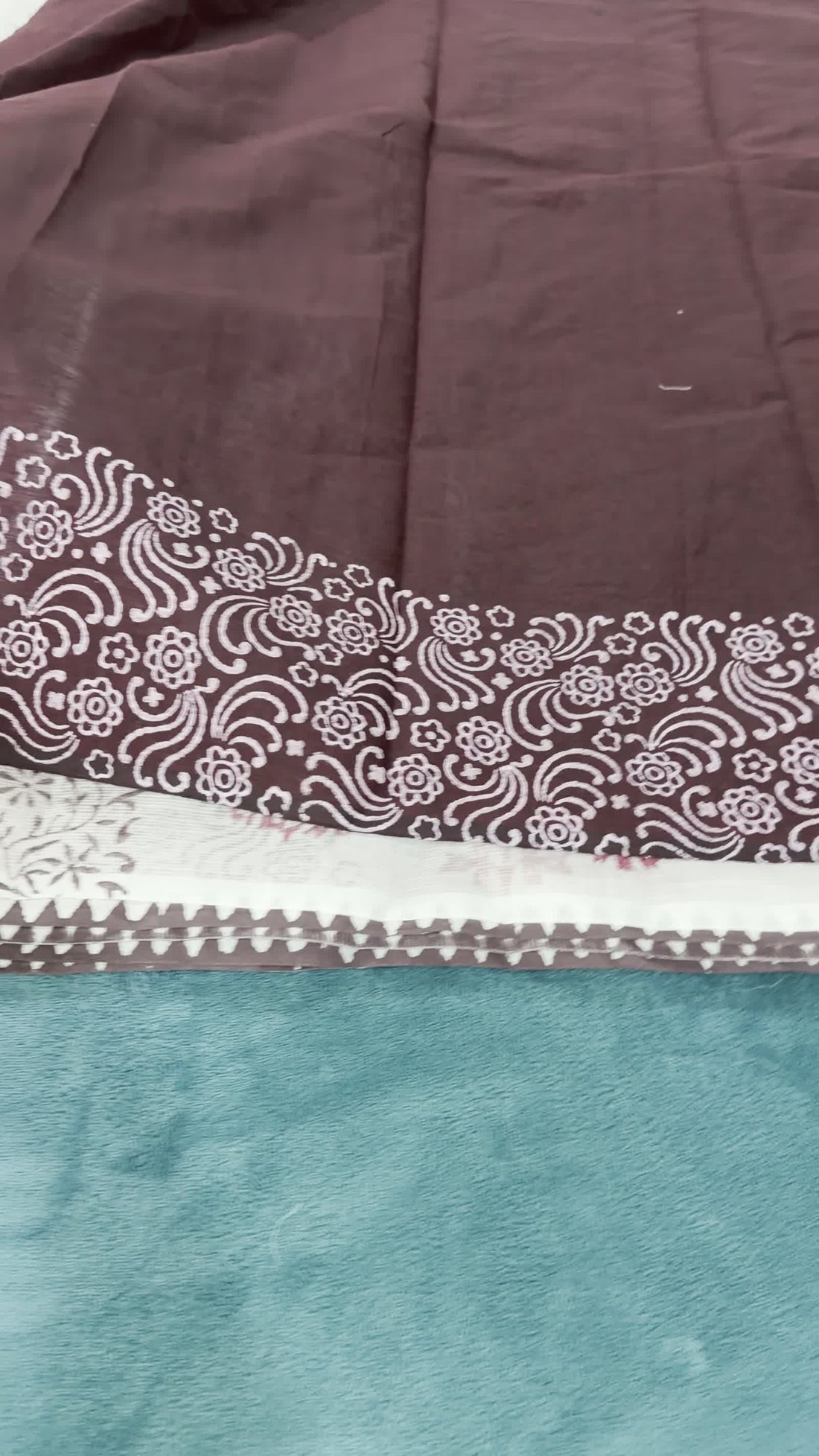 Light Lavender Kota Saree — Block-Painted Paisley & Temple Border
