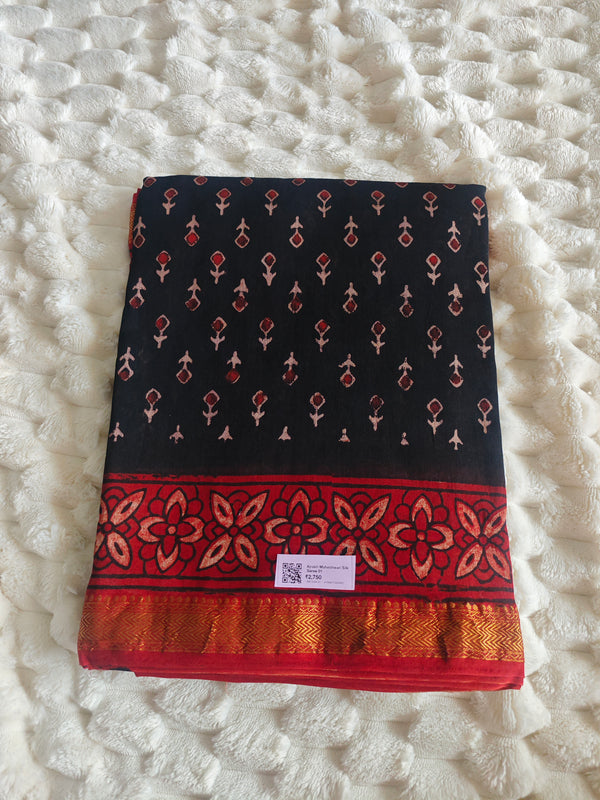 Ajrakh Print Maheshwari Silk Saree — Red & Black 01