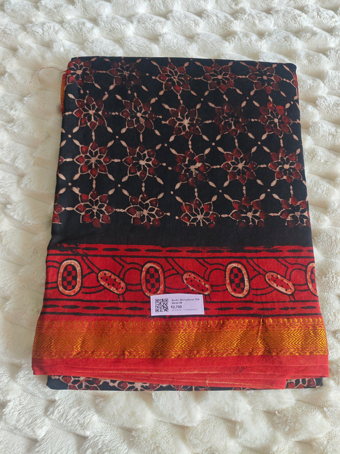 Ajrakh Print Maheshwari Silk Saree — Red & Black 09